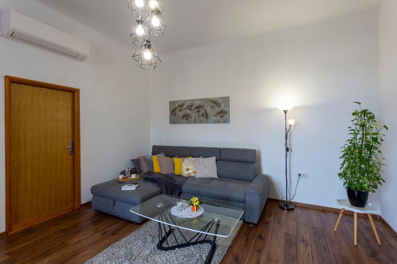 Apartman Lema Pula Exterior foto